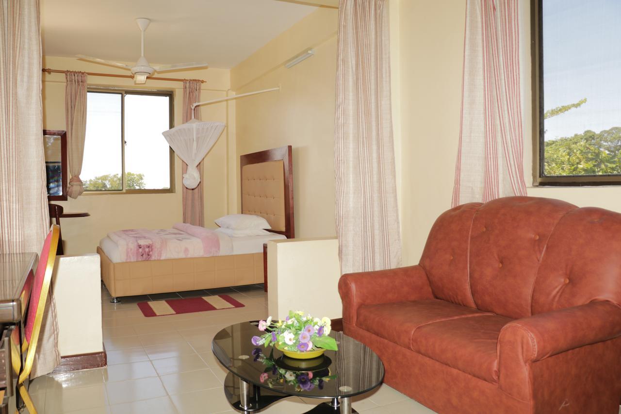 Dolphin Hotel Tanga Exterior photo