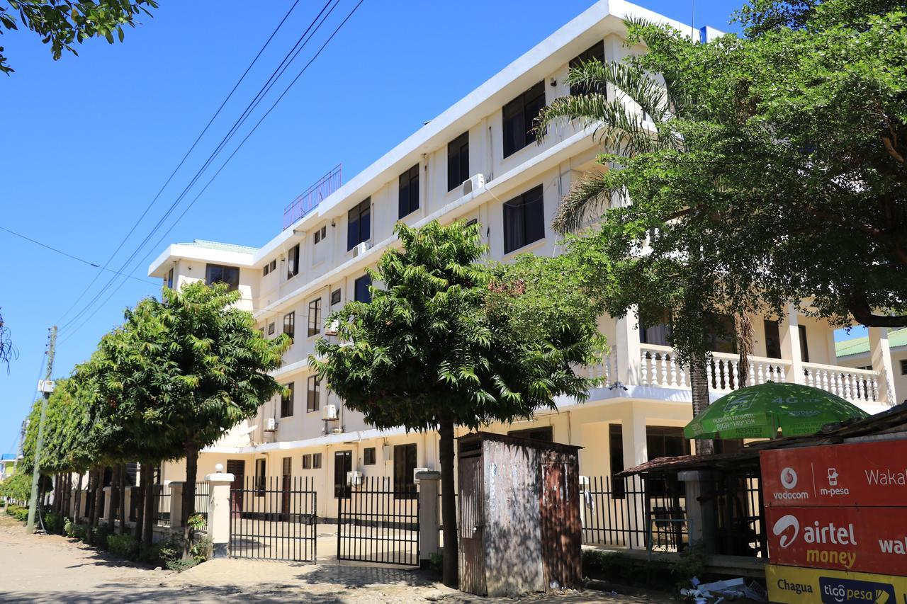 Dolphin Hotel Tanga Exterior photo